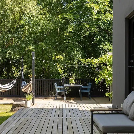 בית נופש Lovely In With Wifi